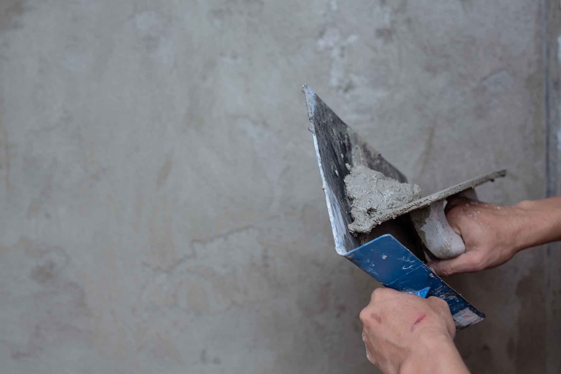 Stucco vs Plaster: 4 Key Differences You Should Know