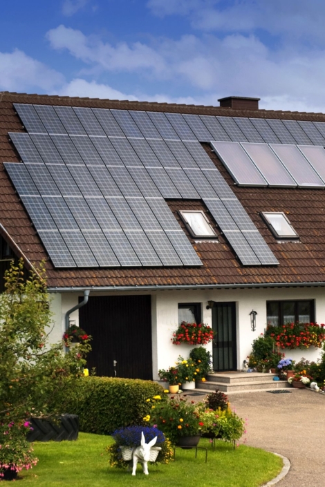 A Deep Dive into Net-Zero Energy Modern Eco-Homes