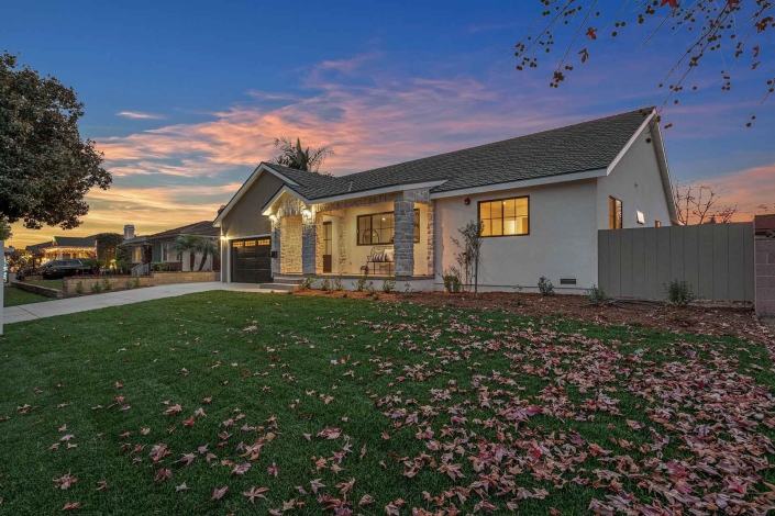 Modern Single-Story Home Exterior Modern Single-Story Home Exterior